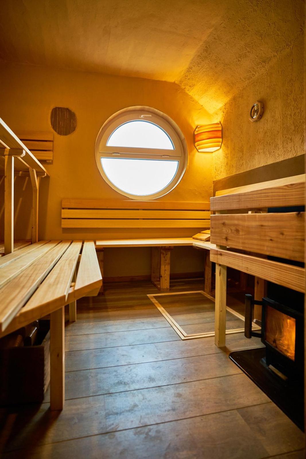 Hotel Olbernhau Mit Sauna - Kleines Landhotel Zur Ofenschenke Экстерьер фото