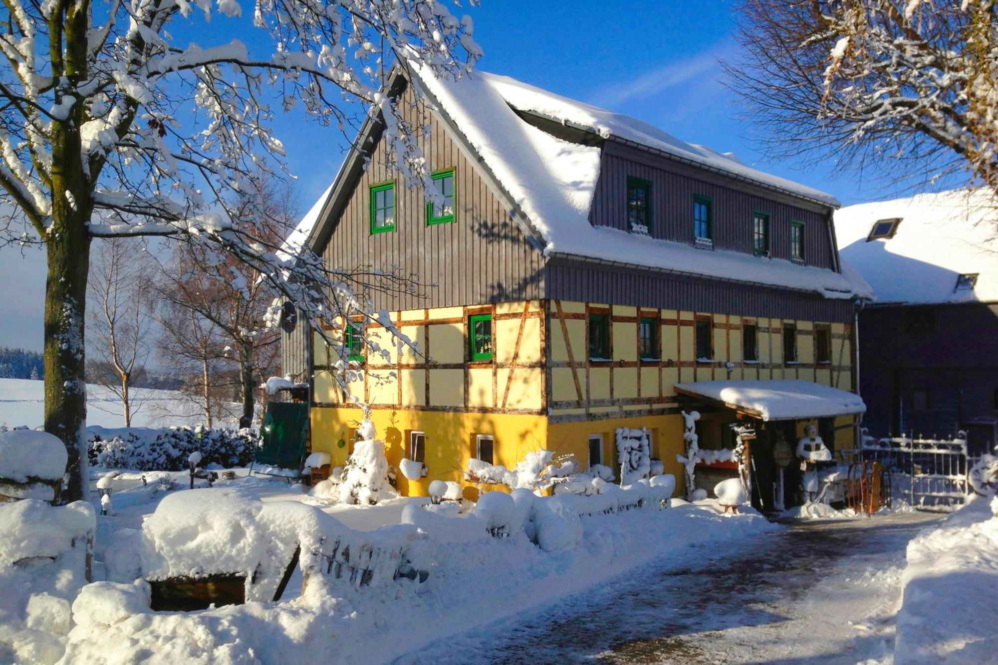 Hotel Olbernhau Mit Sauna - Kleines Landhotel Zur Ofenschenke Экстерьер фото